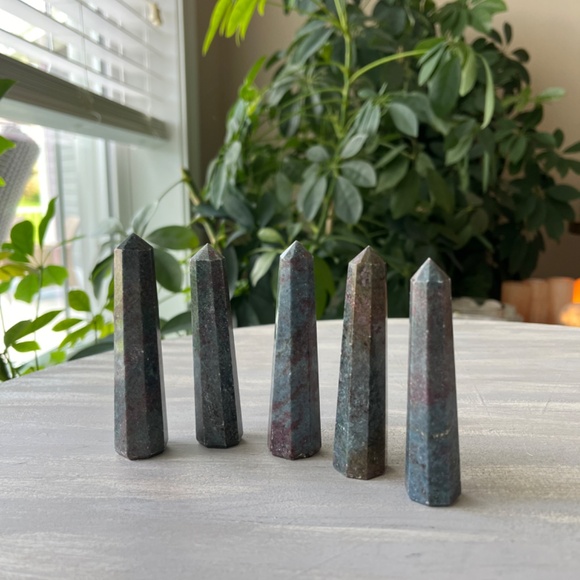 Ruby with Blue Kyanite Tower - Picture 3 of 4